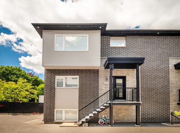 1302 Rue La Salle, Longueuil (Le Vieux-Longueuil), QC J4K 0B8