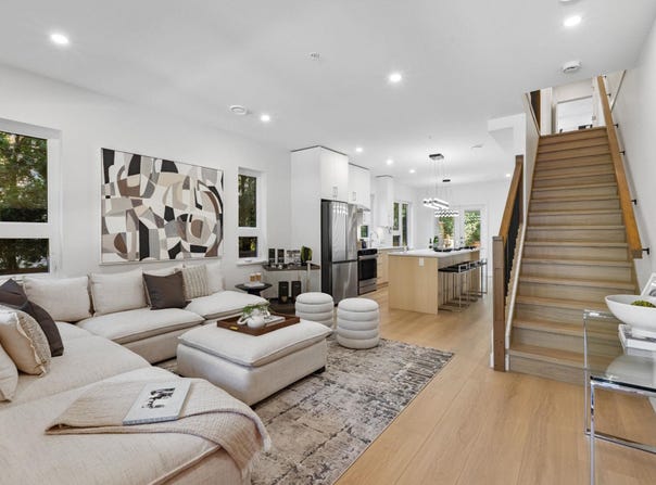 846 St. Denis Avenue, North Vancouver, BC V7J 2G4