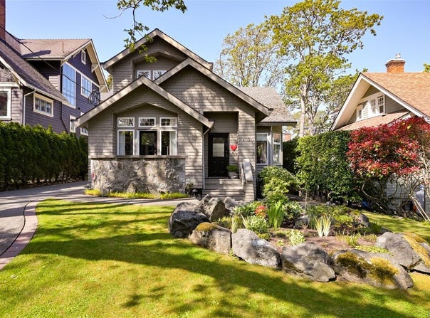 1020 Verrinder Ave, Victoria, BC V8S 3T7