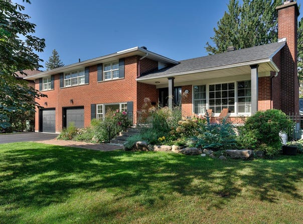 433 Av. Ellerton, Mont-Royal, QC H3P 1E3