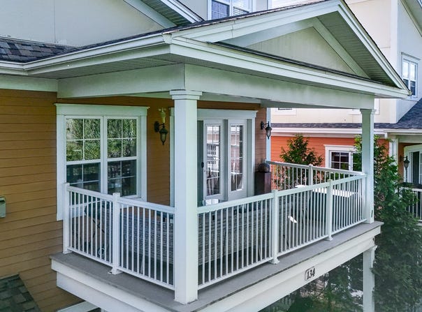 134 Boul. de Bromont 202, Bromont, QC J2L 2K2
