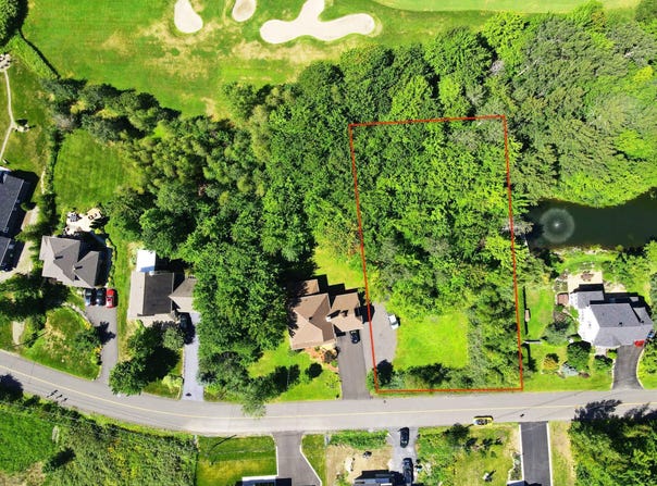 372 Rue de la Couronne, Bromont, QC J2L 2S2