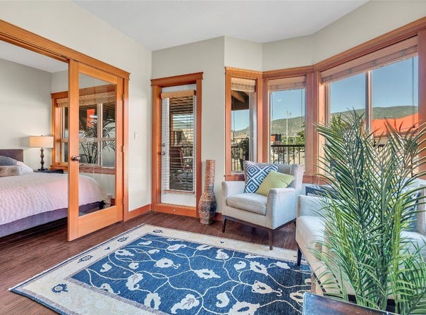 93 Winnipeg Street 203, Penticton, BC V2A 5L9