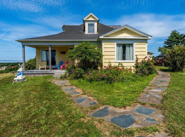 2504 Highway 1, Darlings Lake, NS B5A 4A5