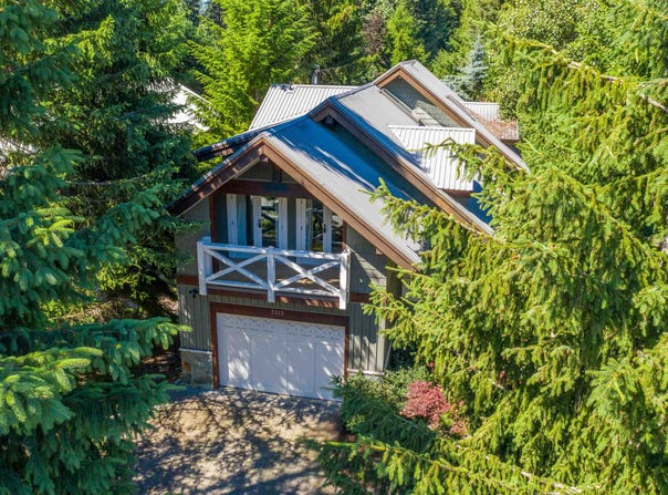 7313 Fitzsimmons Road South, Whistler, BC V8E 0E5