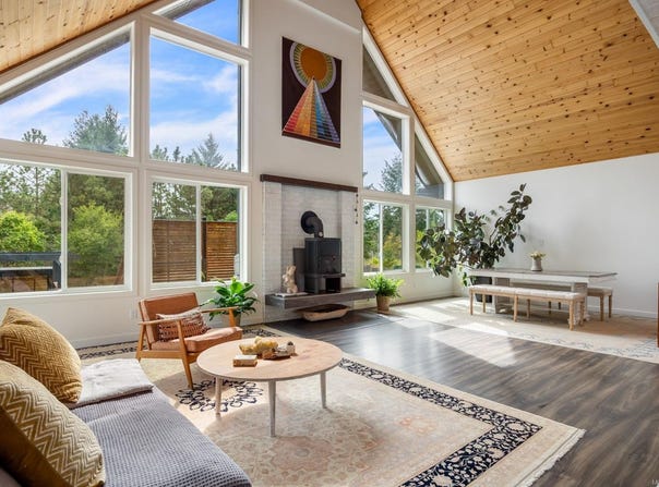 1975 Clamshell Dr, Gabriola Island, BC V0R 1X6