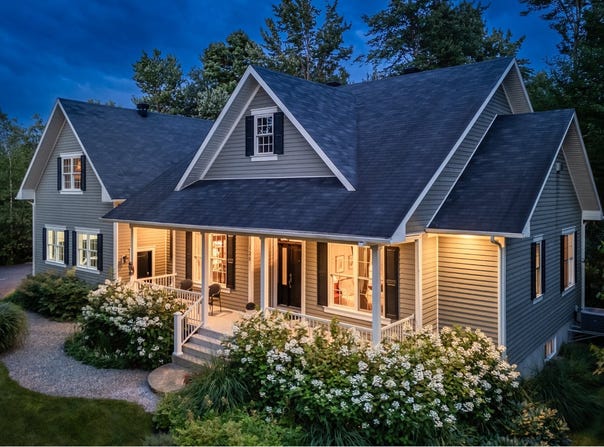 128 Rue des Coprins, Bromont, QC J2L 0M1