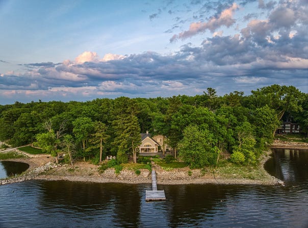 121 Chemin de L'Ile, L'Île-Cadieux, QC J7V 8P3