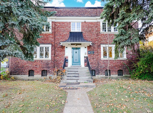 4565 Rue Sherbrooke O. B, Westmount, QC H3Z 1E9