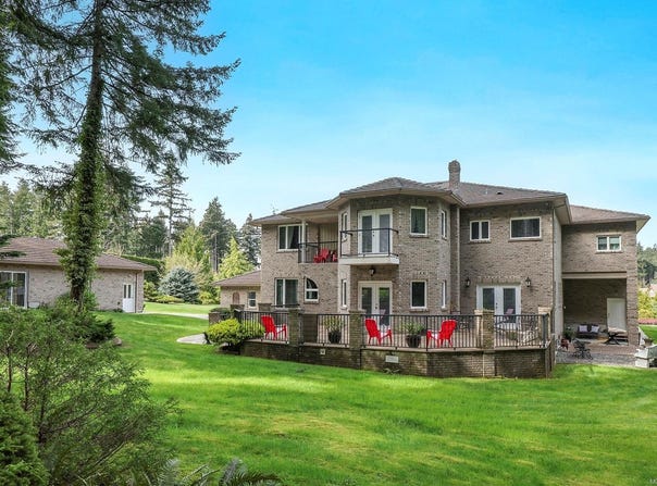 1781 Thurber Rd, Comox, BC V9M 1A4