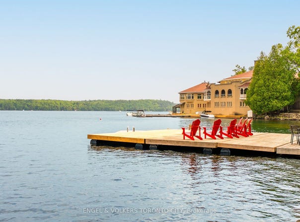12 Bigwin Island 126, Lake of Bays, ON P0B 1A0