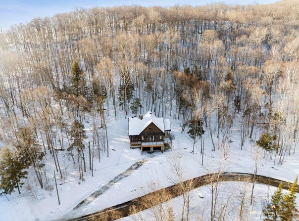 310 Allée des Deux-Ruisseaux, Mont-Tremblant, QC J8E 0S2