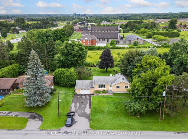 5 Murphy Court, Kanata, ON K2W 1B7
