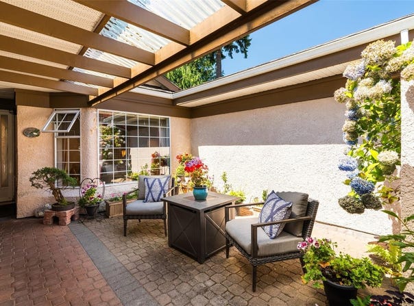 901 Kentwood Lane 48, Saanich, BC V8Y 2Y9
