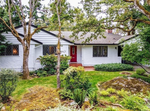 3539 Plymouth Rd, Oak Bay, BC V8P 4X7