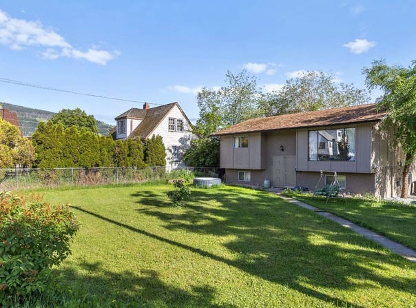 1502 32 Avenue, Vernon, BC V1T 2H8