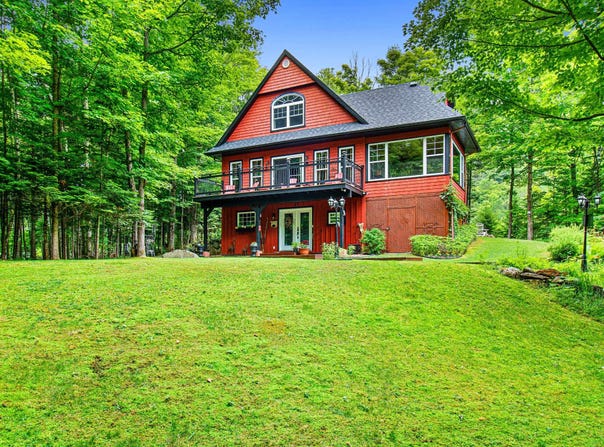 99 Ch. Boyer, Saint-Sauveur, QC J0R 1R7