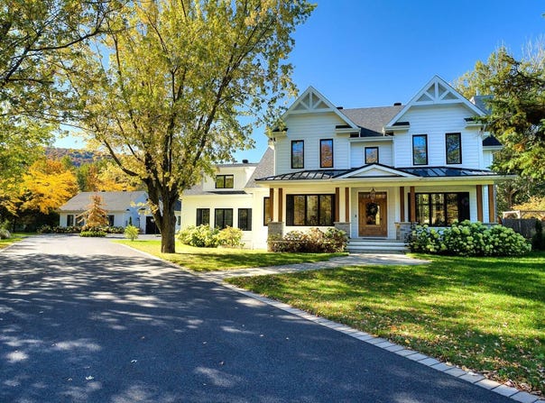720 Ch. Authier, Mont-Saint-Hilaire, QC J3H 0K6