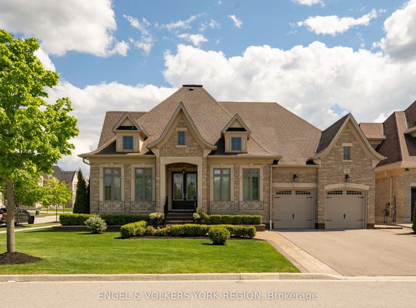 43 James Stokes Court, King, ON L7B 0M8