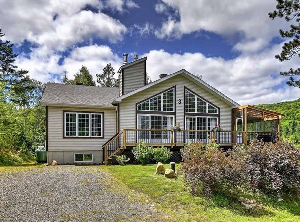 3 Ch. du Ruisseau, Lac-Supérieur, QC J0T 1J0