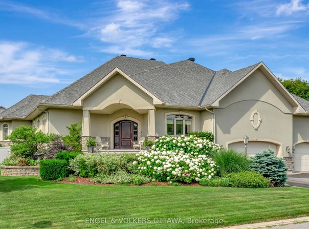2 Beechgrove Gardens, Stittsville - Munster - Richmond, ON K2S 1R1