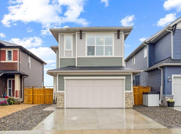 151 Willow Place, Cochrane, AB T4C 2S6