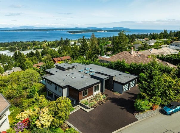 8853 Park Pacific Terr, North Saanich, BC V8L 4S1