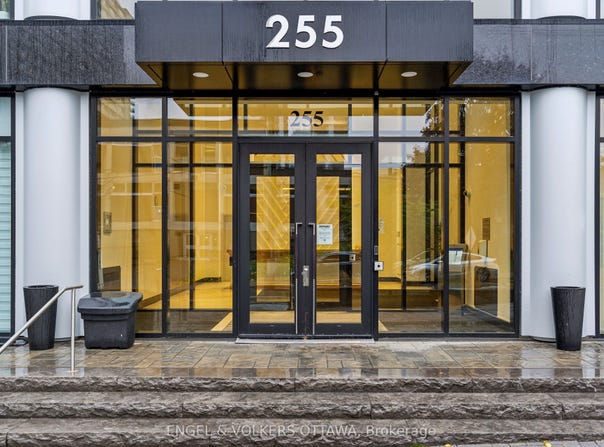 255 Bay Street 302, Ottawa Centre, ON K1R 0C5