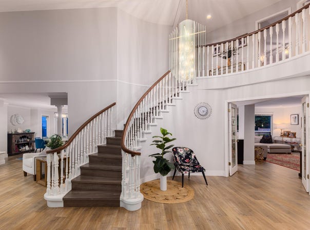 4702 Stahaken Court, Tsawwassen, BC V4M 4B9