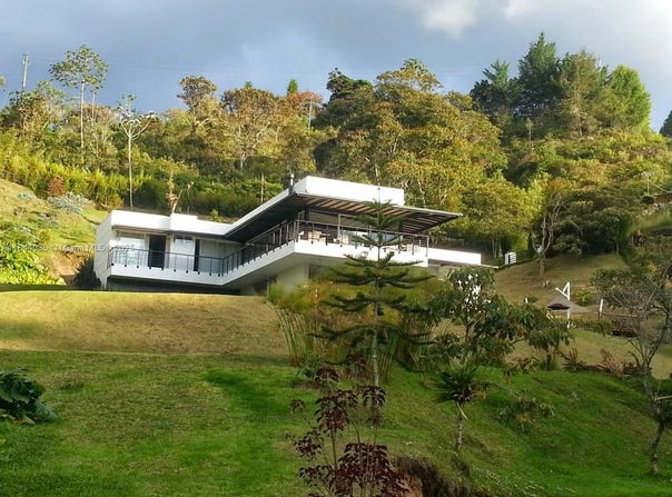 100 Finca la Cayeta Llanogrande Medellin Col., 