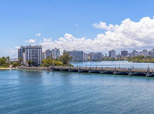 6 AVE LUIS MUÑOZ RIVERA, Condado, San Juan, 00911