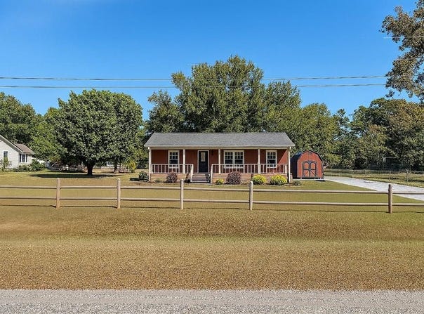 616 Dixie Drive, Hodges, SC 29653