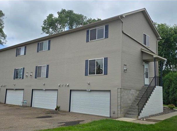 5293 Manchester Drive, Maple Plain, MN 55359