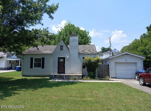 955 Poplar St, Alcoa, TN 37701