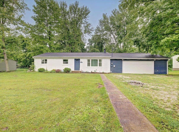3868 S Sanstone Lane, Bloomington, IN 47403