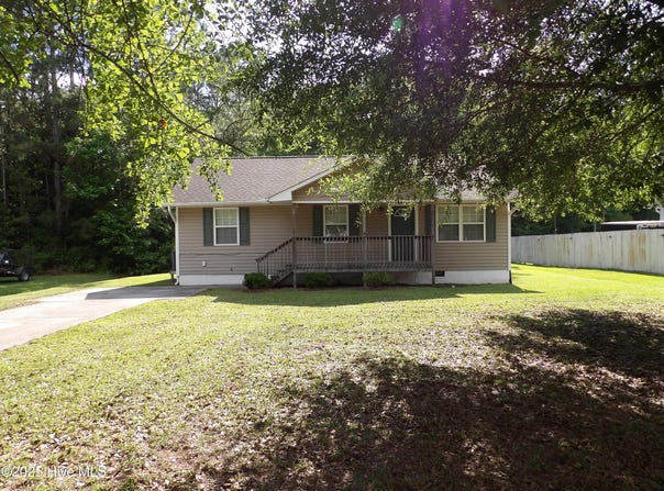 103 Mccullen Street, Burgaw, NC 28425
