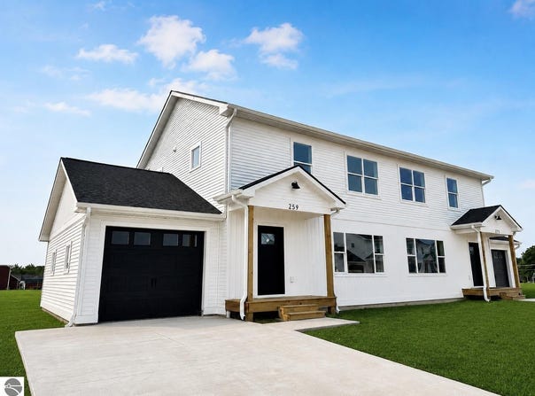 252 Viola Lane, Traverse City, MI 49685