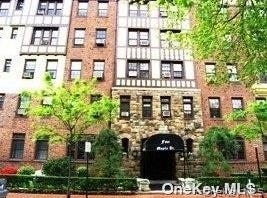 4 Maple Drive, Great Neck, NY 11021