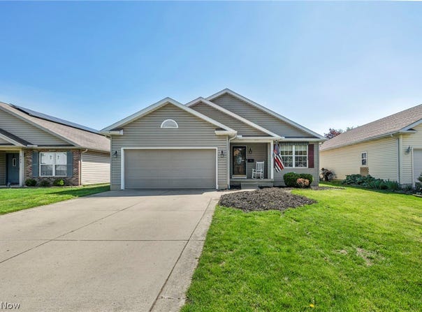 325 Longfellow Street, Elyria, OH 44035