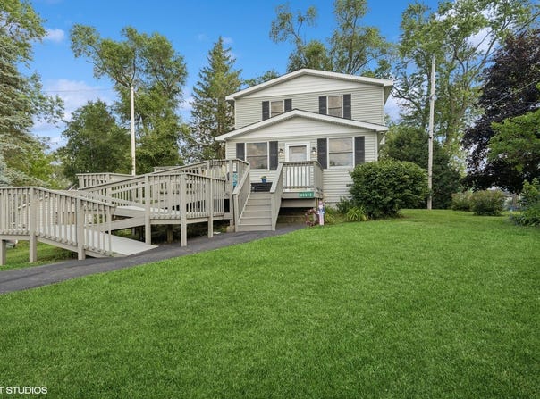 33323 75th Street, Burlington, WI 53105