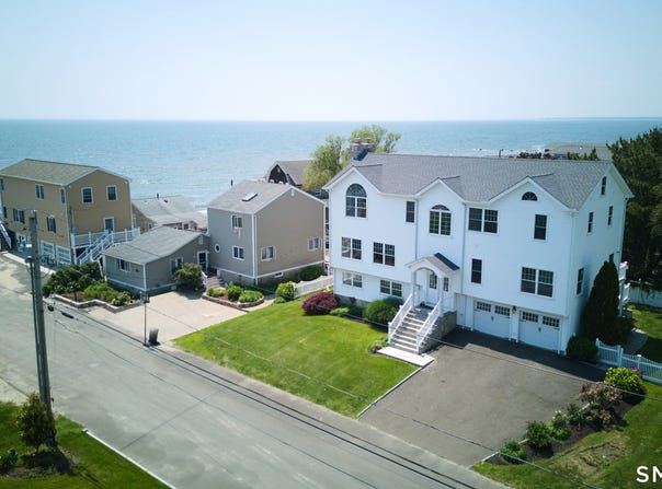 35 5th Avenue, Stratford, CT 06615