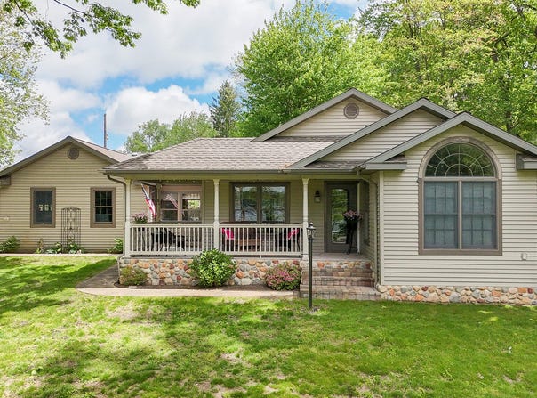 31941 Terry Drive, Dowagiac, MI 49047