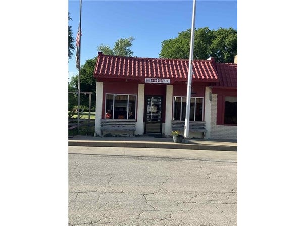 320 E Main Street, Blue Mound, KS 66010