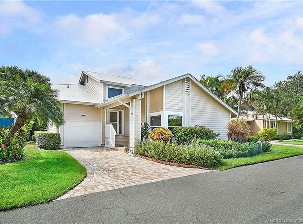 3272 NE Spinnaker Way, Jensen Beach, FL 34957