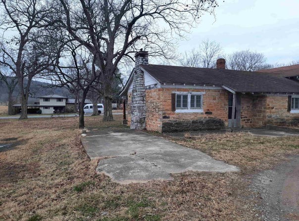 305 Service Street, Mountain View, AR 72560