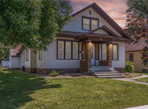 165 N Park Avenue, Le Center, MN 56057