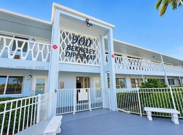 900 Atlantic Shores Blvd, Hallandale Beach, FL 33009