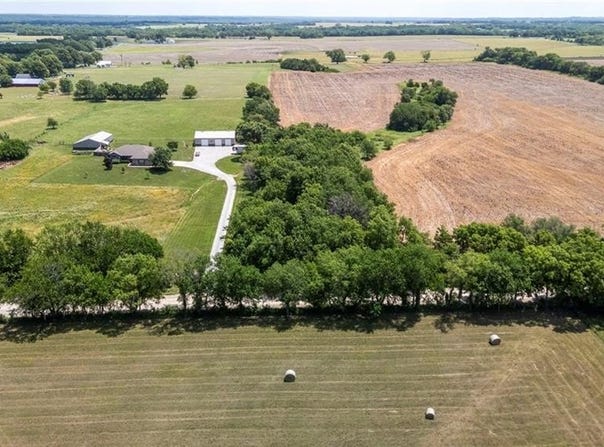 2729a Nebraska Road, Ottawa, KS 66067