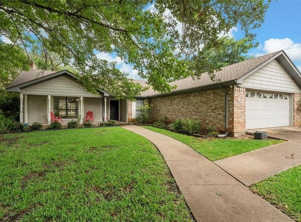 335 E Chapman Road, Hewitt, TX 76643