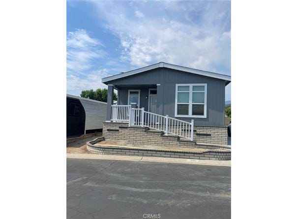 4095 Fruit Street, La Verne, CA 91750